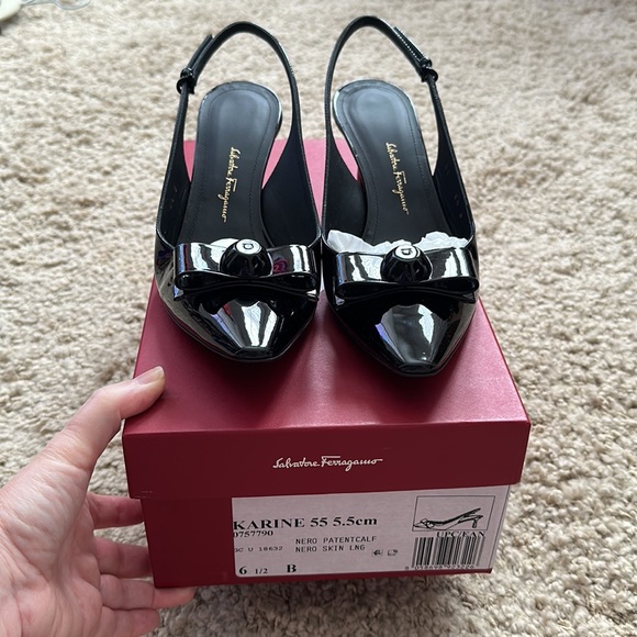 Salvatore Ferragamo Karine Black Patent Leather Pump NWT - Picture 12 of 13